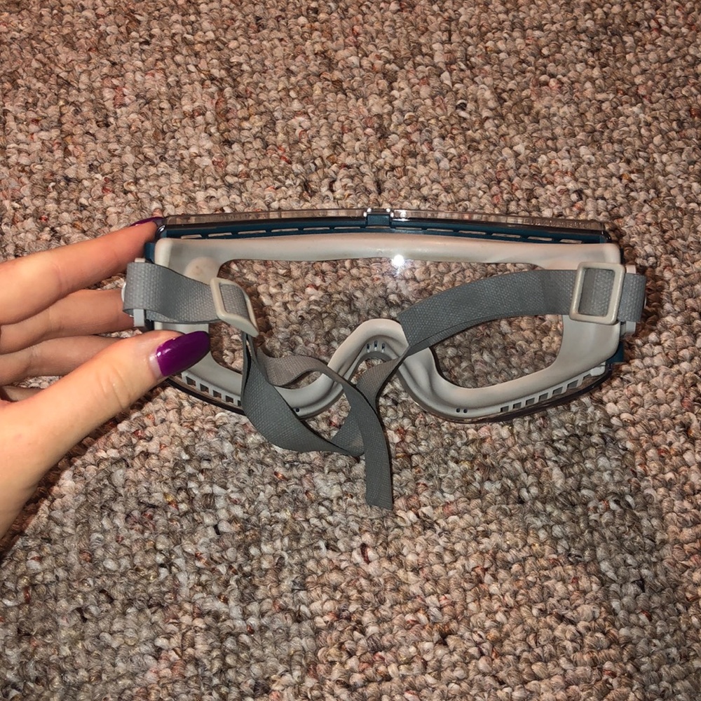 Goggles - Picture 3 of 3